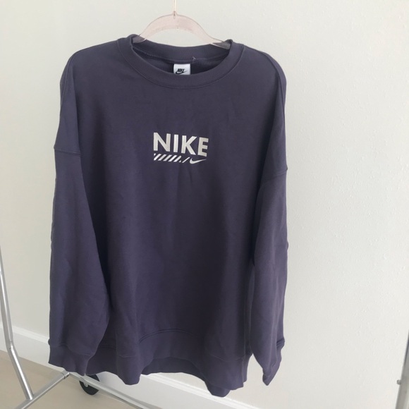 NWT Nike Sportswear Women's Oversized Fleece Crew-Neck Sweatshirt - Picture 6 of 11